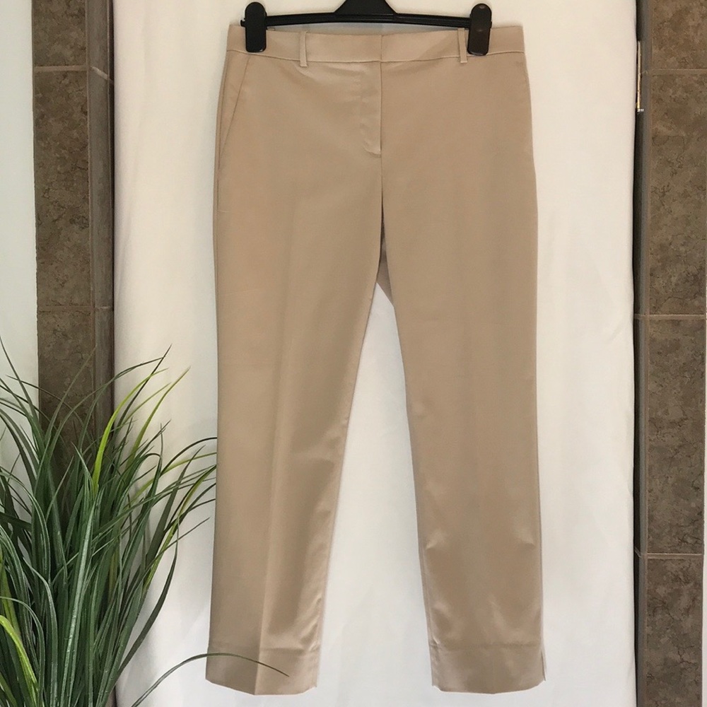 NWT ANN TAYLOR Tan Sateen Ankle Pant - Size 8